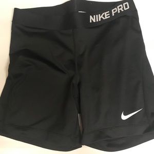 NWOT Nike Pros